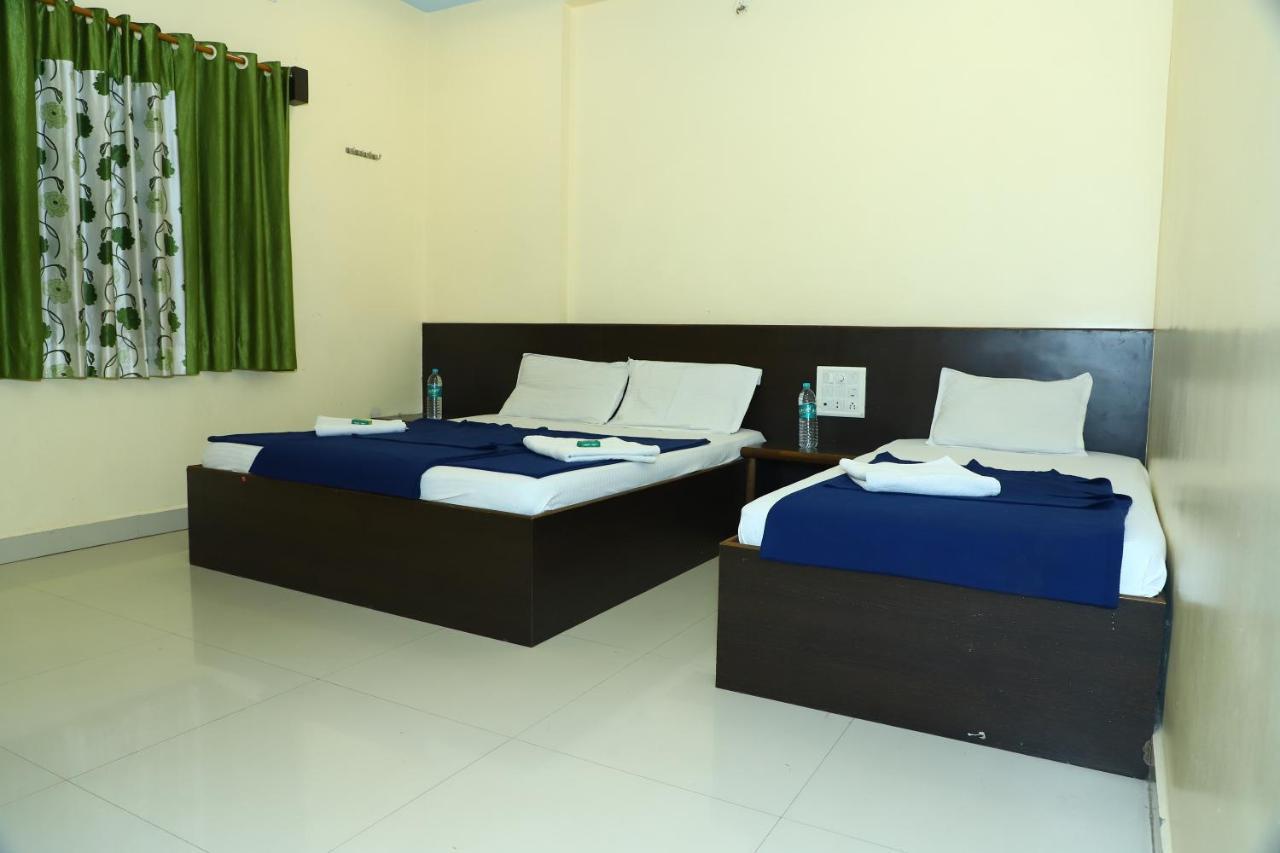 Sai Madhavi Palace Hotel Ширди Экстерьер фото